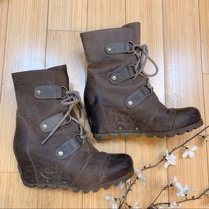 SOREL Joan of Arctic wedge heeled ankle boots, 7.